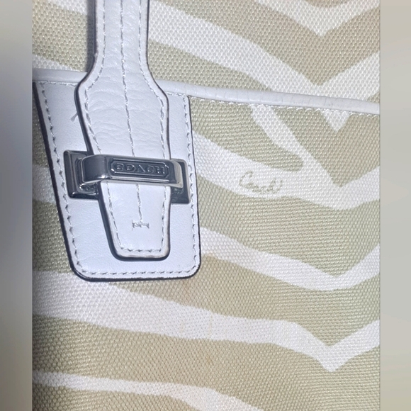Coach Zebra Purse White and Tan - Picture 3 of 16